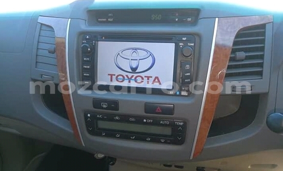 Tenga Tsaru Toyota Hilux Zvimwe Mota in Chokwe in Gaza Tenga Tsaru Toyota Hilux Zvimwe Mota in Chokwe in Gaza