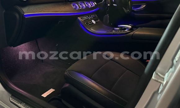 Comprar Novo Mercedes-Benz E200 Prata Carro em Maputo em Maputo Comprar Novo Mercedes-Benz E200 Prata Carro em Maputo em Maputo