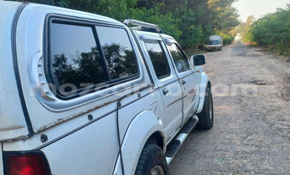 Buy Used Nissan Hardbody White Car in Maputo in Maputo Buy Used Nissan Hardbody White Car in Maputo in Maputo
