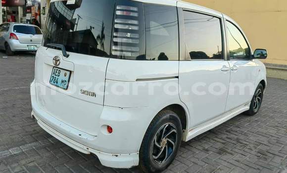 Buy Used Toyota Sienta White Car in Maputo in Maputo Buy Used Toyota Sienta White Car in Maputo in Maputo