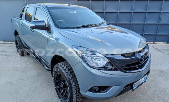 Comprar Novo Mazda BT-50 Azul Carro em Maputo em Maputo Comprar Novo Mazda BT-50 Azul Carro em Maputo em Maputo