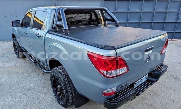 Comprar Novo Mazda BT-50 Azul Carro em Maputo em Maputo Comprar Novo Mazda BT-50 Azul Carro em Maputo em Maputo
