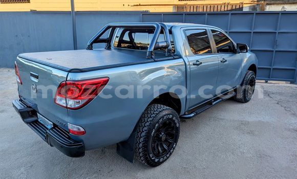 Comprar Novo Mazda BT-50 Azul Carro em Maputo em Maputo Comprar Novo Mazda BT-50 Azul Carro em Maputo em Maputo