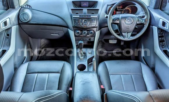Comprar Novo Mazda BT-50 Azul Carro em Maputo em Maputo Comprar Novo Mazda BT-50 Azul Carro em Maputo em Maputo