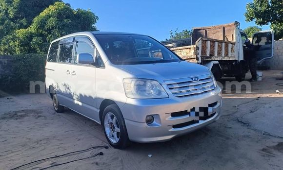 Nunua Ilio tumika Toyota Noah Nyingine Gari ndani ya Maputo nchini Maputo