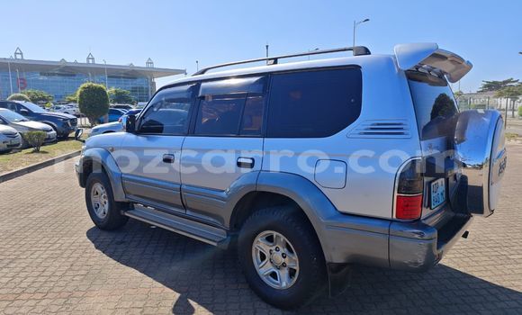 Tenga Tsaru Toyota Land Cruiser Prado Sirivha Mota in Maputo in Maputo Tenga Tsaru Toyota Land Cruiser Prado Sirivha Mota in Maputo in Maputo