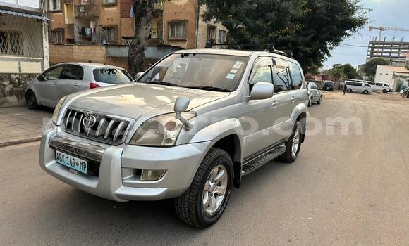 Nunua Ilio tumika Toyota Land Cruiser Prado Fedha Gari ndani ya Maputo nchini Maputo Nunua Ilio tumika Toyota Land Cruiser Prado Fedha Gari ndani ya Maputo nchini Maputo