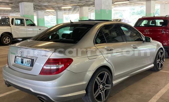 Nunua Ilio tumika Mercedes-Benz C-Classe Fedha Gari ndani ya Maputo nchini Maputo Nunua Ilio tumika Mercedes-Benz C-Classe Fedha Gari ndani ya Maputo nchini Maputo