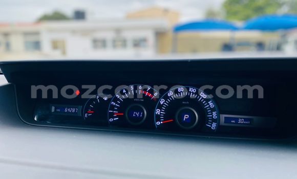 Comprar Usado Toyota Noah Prata Carro em Maputo em Maputo Comprar Usado Toyota Noah Prata Carro em Maputo em Maputo