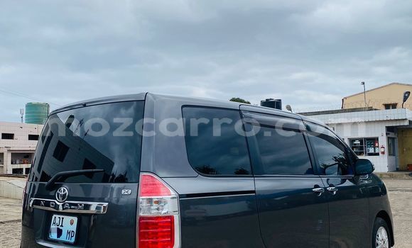 Comprar Usado Toyota Noah Prata Carro em Maputo em Maputo Comprar Usado Toyota Noah Prata Carro em Maputo em Maputo