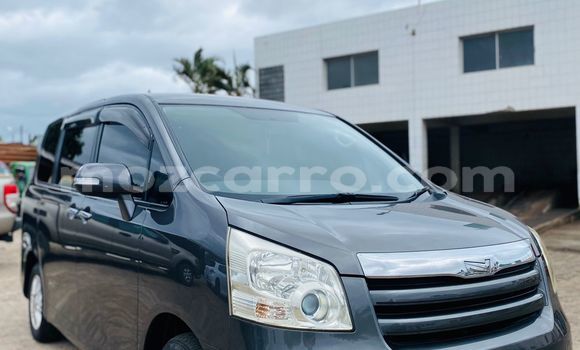 Comprar Usado Toyota Noah Prata Carro em Maputo em Maputo Comprar Usado Toyota Noah Prata Carro em Maputo em Maputo