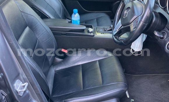 Comprar Usado Mercedes-Benz C-Classe Verde Carro em Maputo em Maputo Comprar Usado Mercedes-Benz C-Classe Verde Carro em Maputo em Maputo