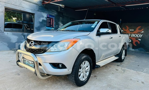 Comprar Usado Mazda BT-50 De outros Carro em Maputo em Maputo Comprar Usado Mazda BT-50 De outros Carro em Maputo em Maputo