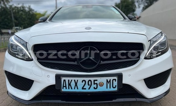 Comprar Usado Mercedes-Benz C-Classe Branco Carro em Caia em Sofala