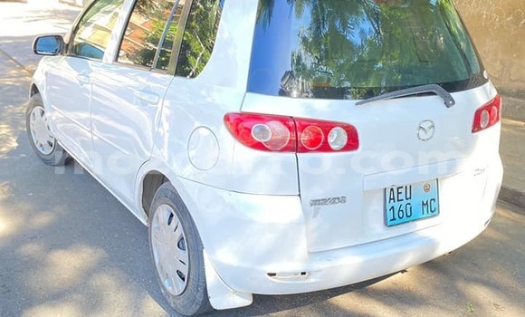 Buy Used Mazda Demio White Car in Búzi in Sofala Buy Used Mazda Demio White Car in Búzi in Sofala