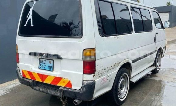 Buy Used Toyota Hiace White Car in Balama in Cabo Delgado Buy Used Toyota Hiace White Car in Balama in Cabo Delgado
