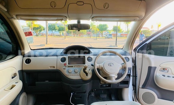 Comprar Usado Toyota Sienta Branco Carro em Beira em Sofala Comprar Usado Toyota Sienta Branco Carro em Beira em Sofala