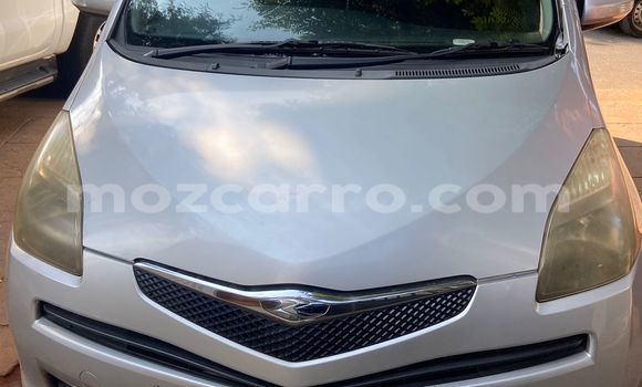Comprar Usado Toyota Ractis Prata Carro em Maputo em Maputo