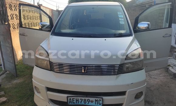 Comprar Usado Toyota Noah Branco Carro em Maputo em Maputo