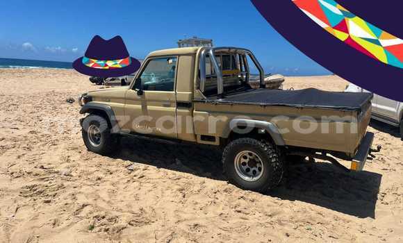 Nunua Ilio tumika Toyota Land Cruiser Brown Gari ndani ya Maputo nchini Maputo Nunua Ilio tumika Toyota Land Cruiser Brown Gari ndani ya Maputo nchini Maputo