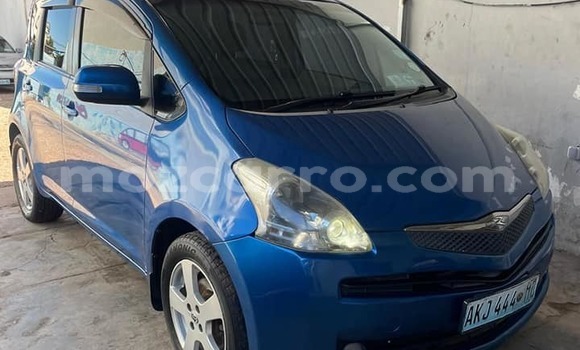 Comprar Usado Toyota Ractis Azul Carro em Bela Vista em Maputo Comprar Usado Toyota Ractis Azul Carro em Bela Vista em Maputo