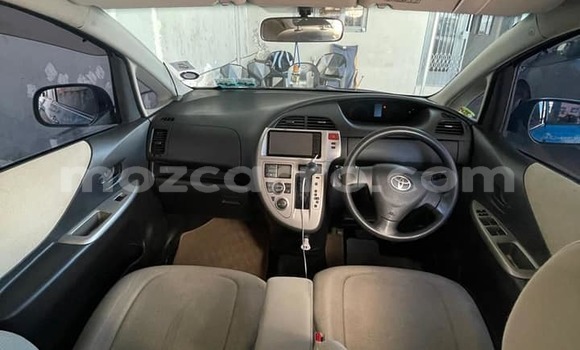 Comprar Usado Toyota Ractis Azul Carro em Bela Vista em Maputo Comprar Usado Toyota Ractis Azul Carro em Bela Vista em Maputo