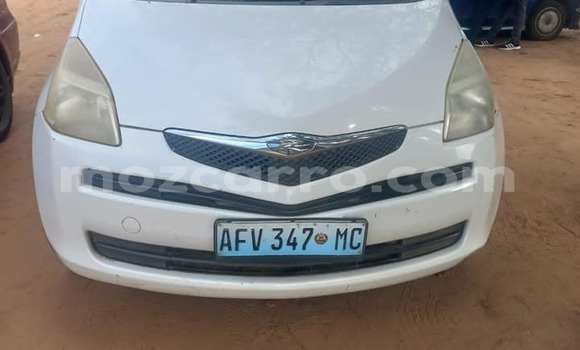 Tenga Tsaru Toyota Ractis Zvimwe Mota in Angoche in Nampula