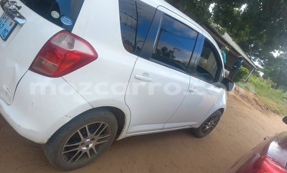 Comprar Usado Toyota Ractis De outros Carro em Angoche em Nampula Comprar Usado Toyota Ractis De outros Carro em Angoche em Nampula