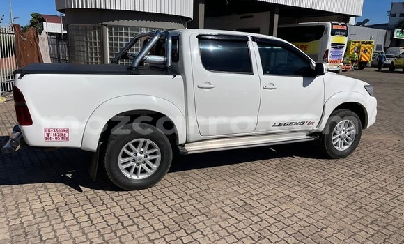 Buy Used Toyota Hilux White Car in Beira in Sofala Buy Used Toyota Hilux White Car in Beira in Sofala