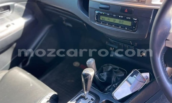 Buy Used Toyota Hilux White Car in Beira in Sofala Buy Used Toyota Hilux White Car in Beira in Sofala