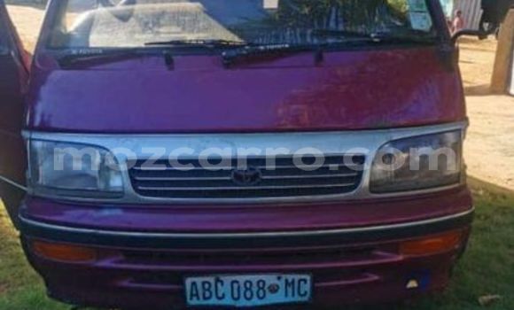 Comprar Usado Toyota Aqua Vermelho Carro em Bela Vista em Maputo
