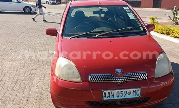 Comprar Usado Toyota Vitz Vermelho Carro em Balama em Cabo Delgado