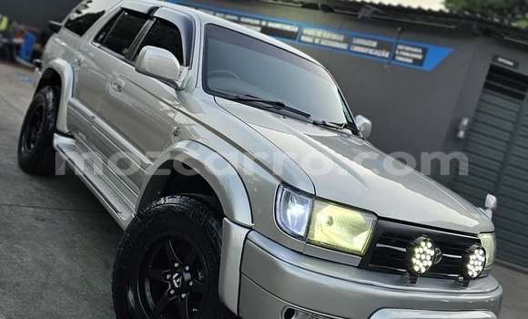 Comprar Usado Toyota Surf De outros Carro em Beira em Sofala