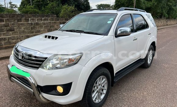 Comprar Novo Toyota Fortuner Branco Carro em Maputo em Maputo Comprar Novo Toyota Fortuner Branco Carro em Maputo em Maputo