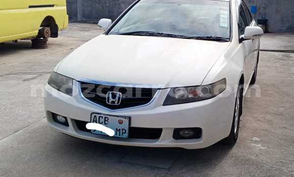 Buy Used Honda Accord White Car in Maputo in Maputo