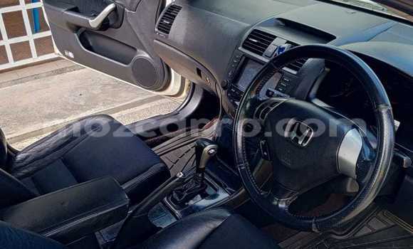 Comprar Usado Honda Accord Branco Carro em Maputo em Maputo Comprar Usado Honda Accord Branco Carro em Maputo em Maputo