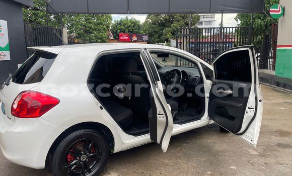 Comprar Usado Toyota Auris Branco Carro em Maputo em Maputo Comprar Usado Toyota Auris Branco Carro em Maputo em Maputo