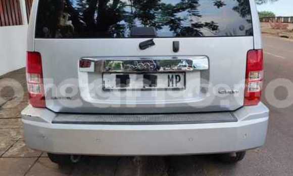 Tenga Tsaru Jeep Cherokee Zvimwe Mota in Maputo in Maputo Tenga Tsaru Jeep Cherokee Zvimwe Mota in Maputo in Maputo