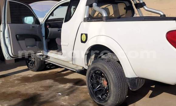 Buy Used Mitsubishi Triton White Car in Maputo in Maputo Buy Used Mitsubishi Triton White Car in Maputo in Maputo