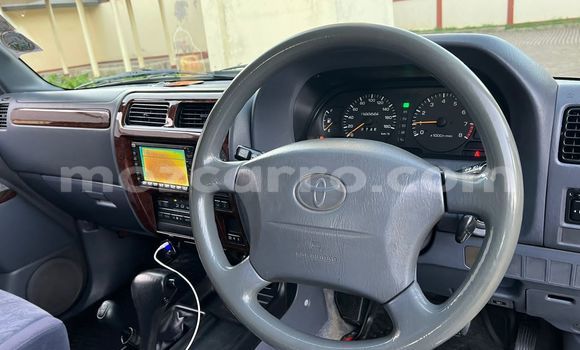 Nunua Ilio tumika Toyota Land Cruiser Prado Fedha Gari ndani ya Maputo nchini Maputo Nunua Ilio tumika Toyota Land Cruiser Prado Fedha Gari ndani ya Maputo nchini Maputo