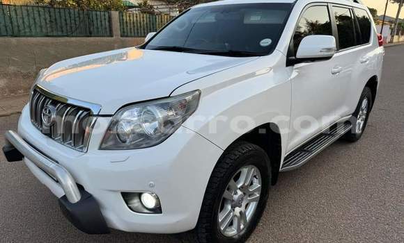 Buy Used Toyota Land Cruiser Prado White Car in Maputo in Maputo Buy Used Toyota Land Cruiser Prado White Car in Maputo in Maputo