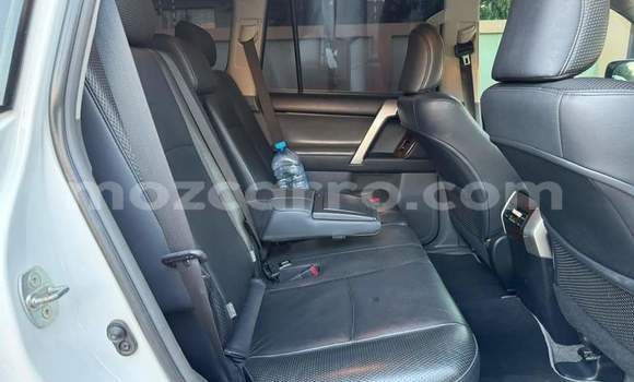 Buy Used Toyota Land Cruiser Prado White Car in Maputo in Maputo Buy Used Toyota Land Cruiser Prado White Car in Maputo in Maputo