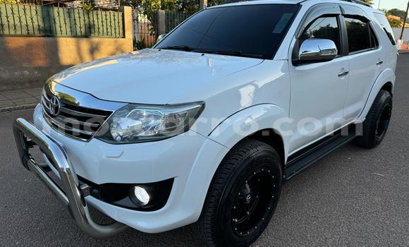 Comprar Usado Toyota Fortuner Branco Carro em Maputo em Maputo Comprar Usado Toyota Fortuner Branco Carro em Maputo em Maputo