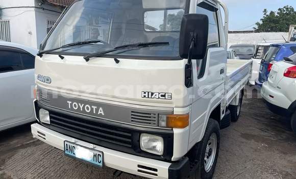 Nunua Ilio tumika Toyota Hiace Nyeupe Gari ndani ya Maputo nchini Maputo Nunua Ilio tumika Toyota Hiace Nyeupe Gari ndani ya Maputo nchini Maputo
