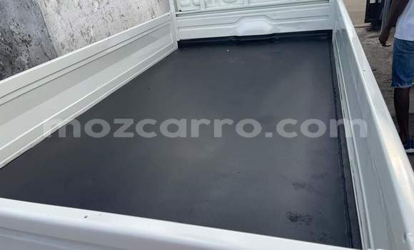 Nunua Ilio tumika Toyota Hiace Nyeupe Gari ndani ya Maputo nchini Maputo Nunua Ilio tumika Toyota Hiace Nyeupe Gari ndani ya Maputo nchini Maputo