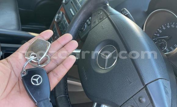 Nunua Ilio tumika Mercedes‒Benz M-Class Nyeusi Gari ndani ya Maputo nchini Maputo Nunua Ilio tumika Mercedes‒Benz M-Class Nyeusi Gari ndani ya Maputo nchini Maputo