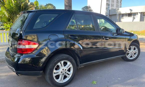 Nunua Ilio tumika Mercedes‒Benz M-Class Nyeusi Gari ndani ya Maputo nchini Maputo Nunua Ilio tumika Mercedes‒Benz M-Class Nyeusi Gari ndani ya Maputo nchini Maputo