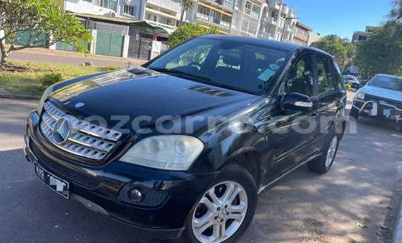 Nunua Ilio tumika Mercedes‒Benz M-Class Nyeusi Gari ndani ya Maputo nchini Maputo Nunua Ilio tumika Mercedes‒Benz M-Class Nyeusi Gari ndani ya Maputo nchini Maputo