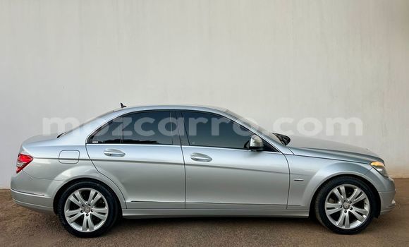 Comprar Usado Mercedes-Benz C-Classe Castanho Carro em Maputo em Maputo Comprar Usado Mercedes-Benz C-Classe Castanho Carro em Maputo em Maputo