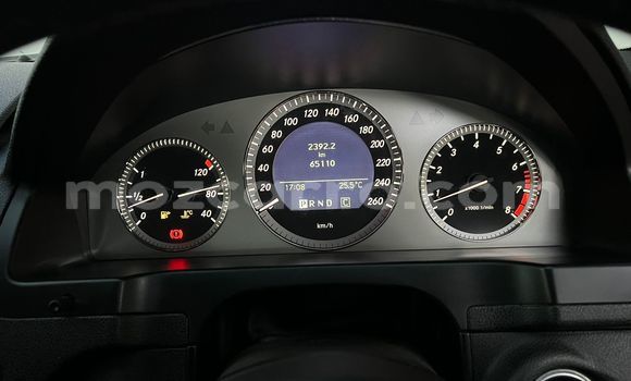 Comprar Usado Mercedes-Benz C-Classe Castanho Carro em Maputo em Maputo Comprar Usado Mercedes-Benz C-Classe Castanho Carro em Maputo em Maputo